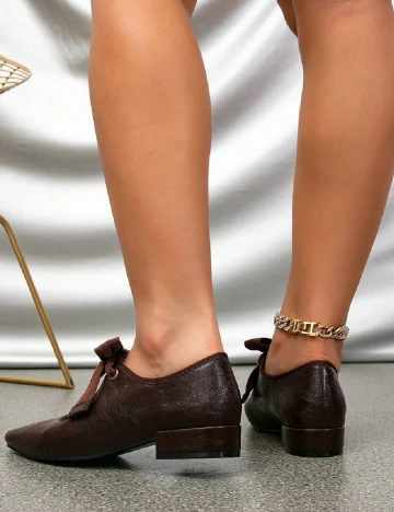 Pantofi SHEIN, maro