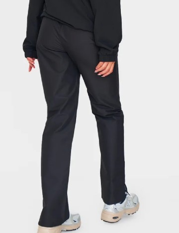 Pantaloni PRETTYLITTLETHING, negru