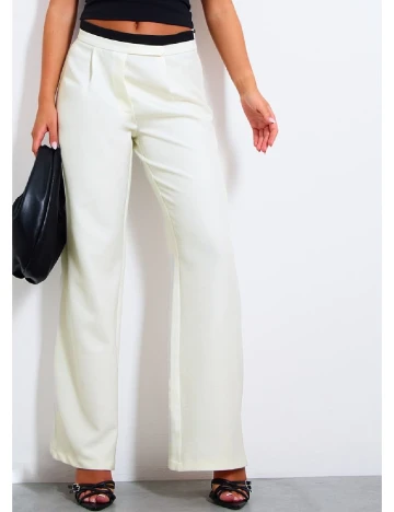 Pantaloni PRETTYLITTLETHING, ecru