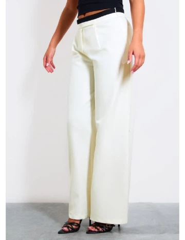 Pantaloni PRETTYLITTLETHING, ecru