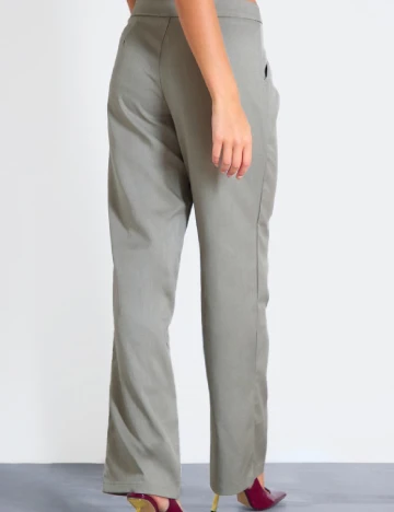 Pantaloni PRETTYLITTLETHING, gri Gri