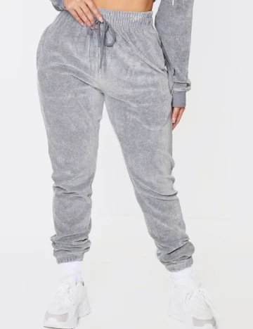 Pantaloni PRETTYLITTLETHING, gri
