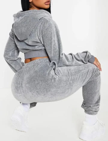 Pantaloni PRETTYLITTLETHING, gri