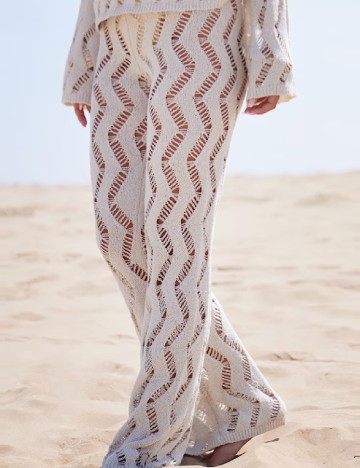 
						Pantaloni PRETTYLITTLETHING, bej