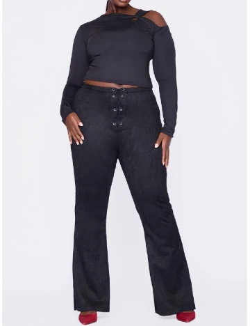 Pantaloni PRETTYLITTLETHING Plus Size, negru