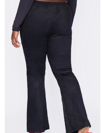 Pantaloni PRETTYLITTLETHING Plus Size, negru