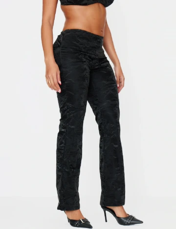 Pantaloni PRETTYLITTLETHING, negru