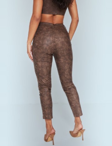 Pantaloni PRETTYLITTLETHING, maro