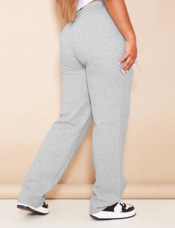 Pantaloni PRETTYLITTLETHING, gri