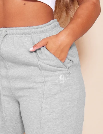 Pantaloni PRETTYLITTLETHING, gri