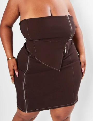 Rochie scurta PRETTYLITTLETHING Plus Size, maro