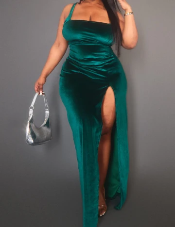 Rochie lunga PRETTYLITTLETHING Plus Size, verde