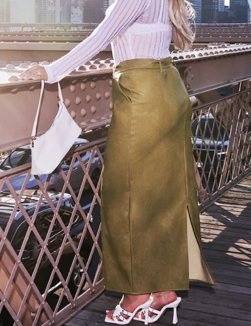 Fusta PRETTYLITTLETHING, verde