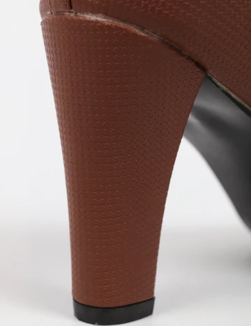 Pantofi SHEIN, maro