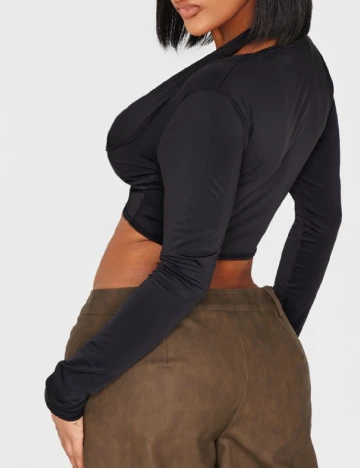 Top PRETTYLITTLETHING, negru