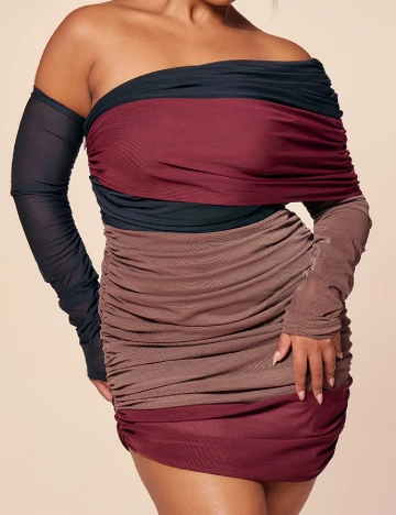 Rochie scurta PRETTYLITTLETHING Plus Size, mix culori