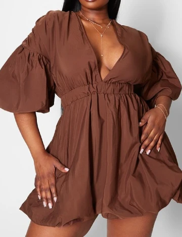 Rochie scurta PRETTYLITTLETHING Plus Size, maro