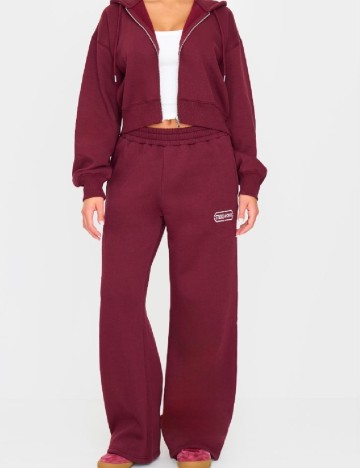 
						Pantaloni PRETTYLITTLETHING, visiniu
