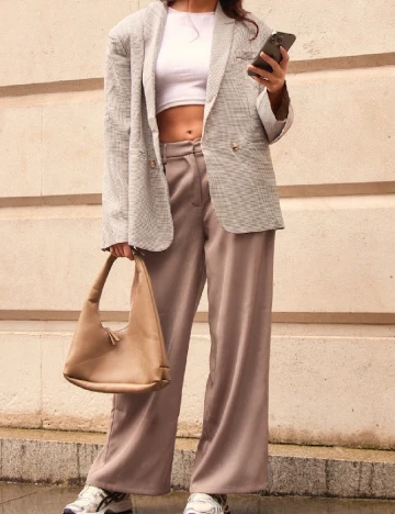 Pantaloni PRETTYLITTLETHING, maro