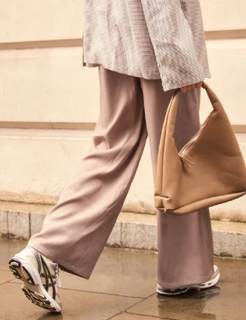 Pantaloni PRETTYLITTLETHING, maro
