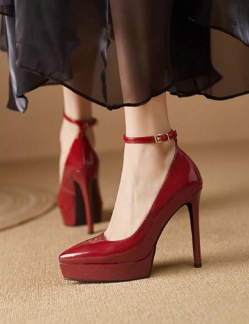 
						Pantofi SHEIN, rosu