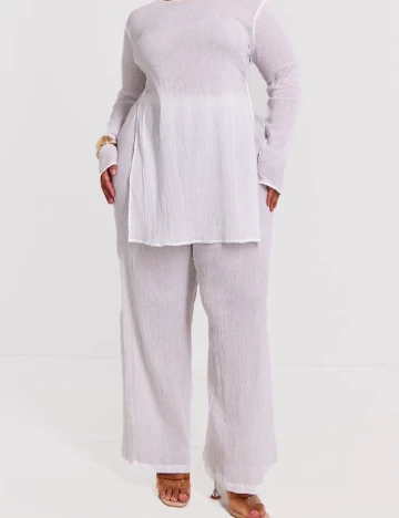 Pantaloni PRETTYLITTLETHING Plus Size, alb