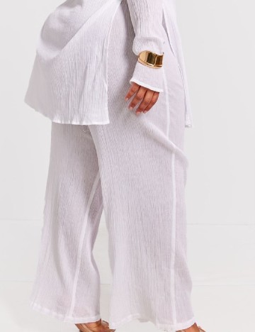 Pantaloni PRETTYLITTLETHING Plus Size, alb