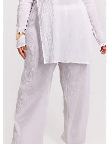Pantaloni PRETTYLITTLETHING Plus Size, alb