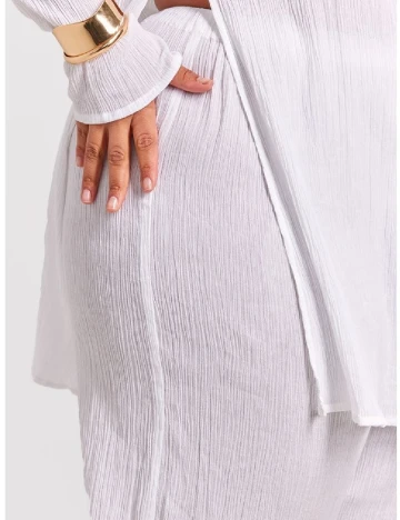 Pantaloni PRETTYLITTLETHING Plus Size, alb