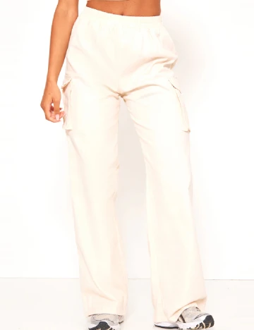Pantaloni PRETTYLITTLETHING, crem