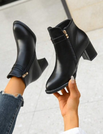 
						Botine SHEIN, negru