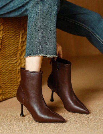 
						Botine SHEIN, maro