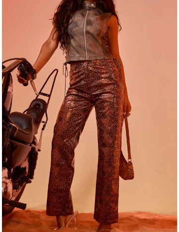 Vesta PRETTYLITTLETHING, gri