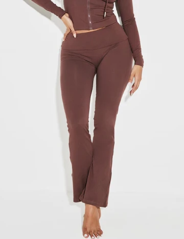 Colanti PRETTYLITTLETHING, maro