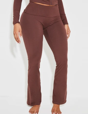 Colanti PRETTYLITTLETHING, maro