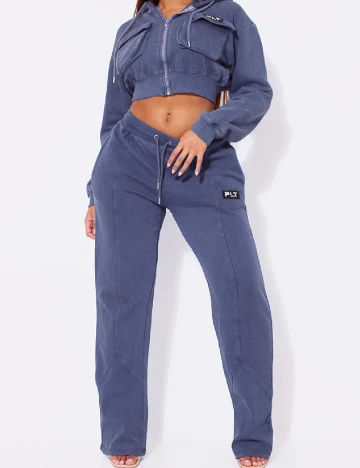 Pantaloni PRETTYLITTLETHING, albastru Albastru