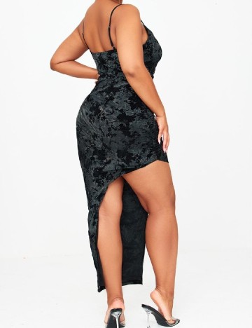 Rochie medie PRETTYLITTLETHING Plus Size, negru