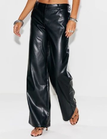 Pantaloni PRETTYLITTLETHING, negru Negru