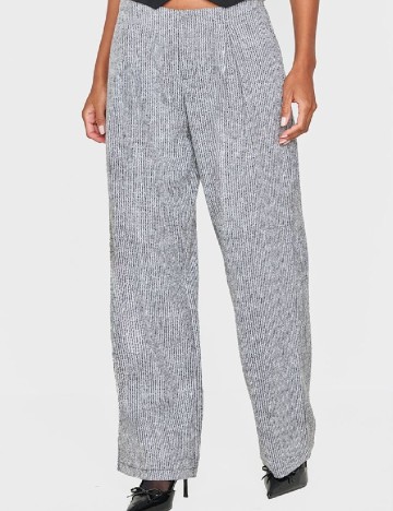 Pantaloni PRETTYLITTLETHING, gri