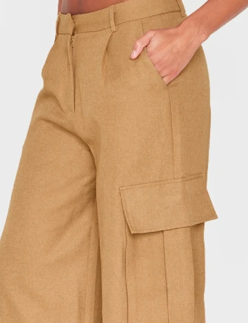 Pantaloni PRETTYLITTLETHING, maro
