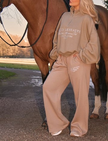 Bluza PRETTYLITTLETHING, maro