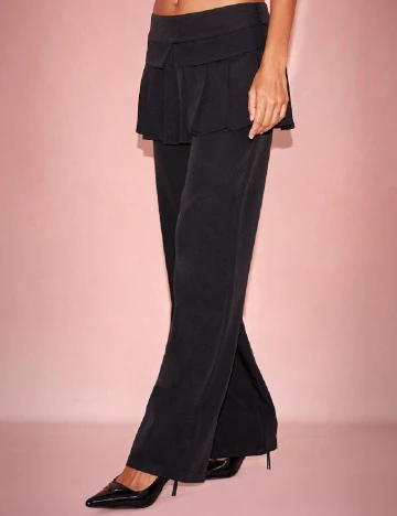 Pantaloni PRETTYLITTLETHING, negru Negru