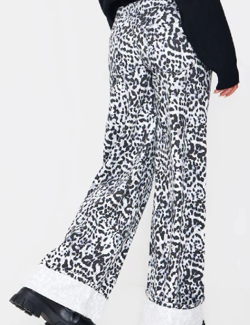 Blugi PrettyLittleThing, animal print