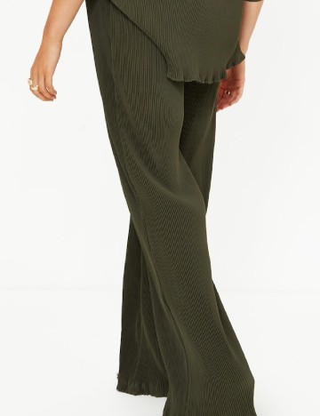 Pantaloni PRETTYLITTLETHING Maternity, verde