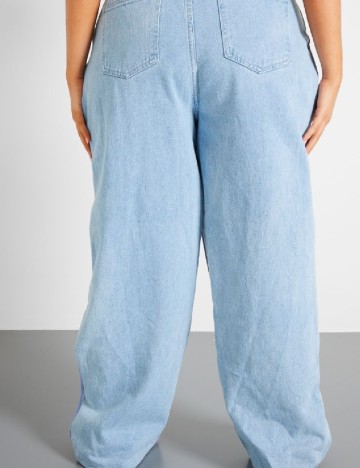 Pantaloni PRETTYLITTLETHING Plus Size, albastru