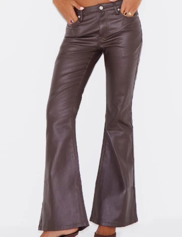 Pantaloni PRETTYLITTLETHING, maro Maro
