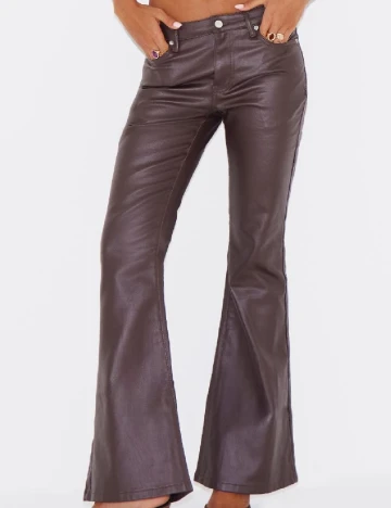 Pantaloni PRETTYLITTLETHING, maro Maro