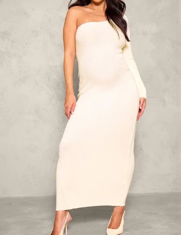 Rochie lunga PRETTYLITTLETHING Maternity, crem