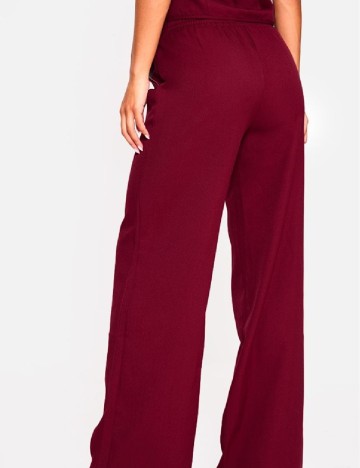 Pantaloni PRETTYLITTLETHING, visiniu