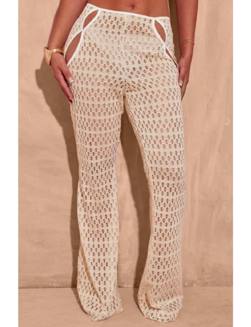 Pantaloni PRETTYLITTLETHING, crem